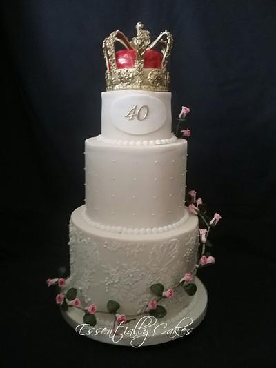 Queen for the day, 40th Birthday - Cake by Essentially Cakes