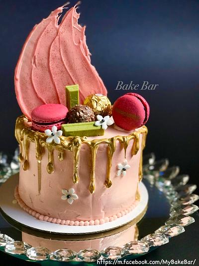 Golden drip, candy cake - Cake by Prats