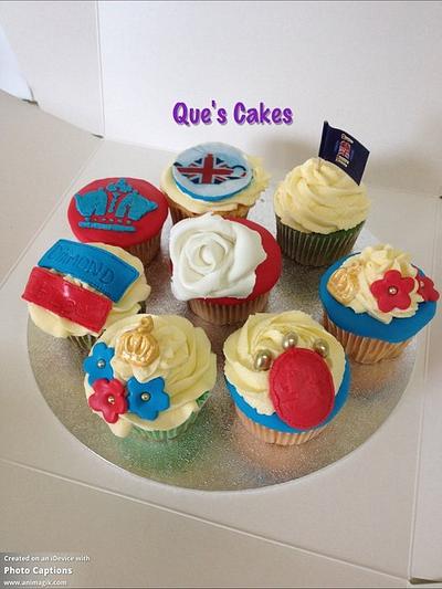 Diamond Jubilee cupcakes  - Cake by Que's Cakes