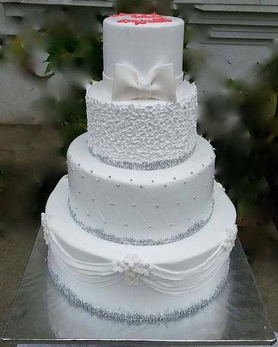 White Beauty  - Cake by Michelle's Sweet Temptation