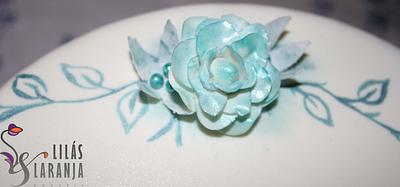 White and Blue Roses - Cake by Lilas e Laranja (by Teresa de Gruyter)
