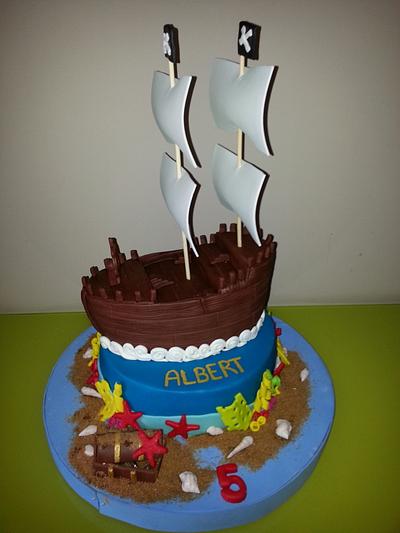 Pirate Ship - Cake by ChiquiCakes