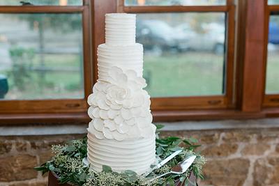 Open Rose Wedding  - Cake by HotCakes by Tara