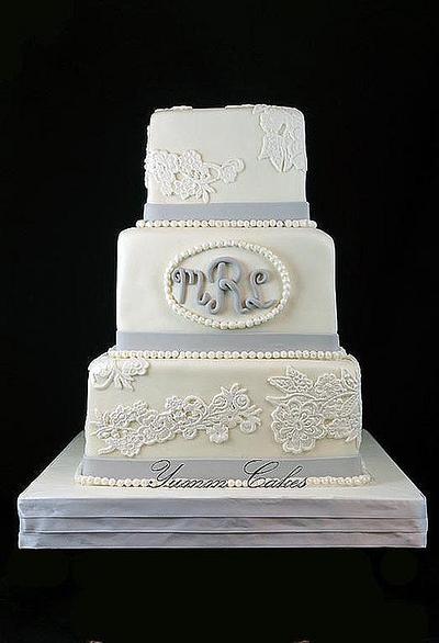 Lace and Pearls - Cake by RobinYummCakes