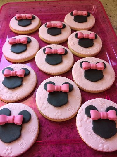 Minnie mouse biscuits & cupakes - Cake by Sweet Creativity