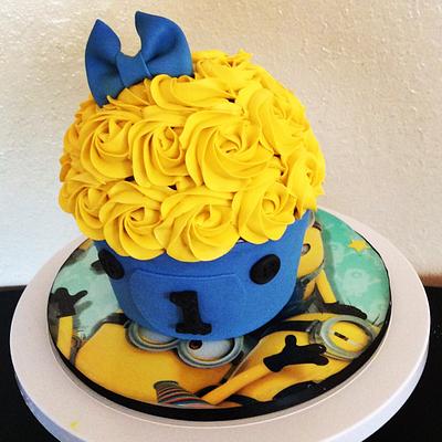 Minion SmashCake - Cake by Joyce Marcellus