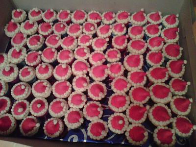 81 mini Christmas Caps - Cake by desertdesserts