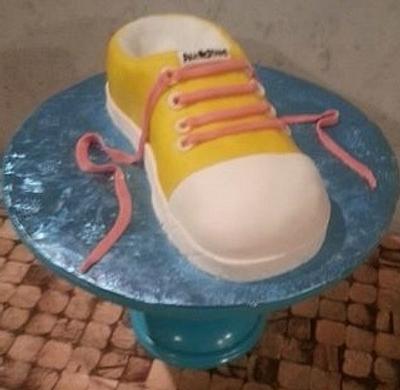Chuck Taylors - Cake by Shannon
