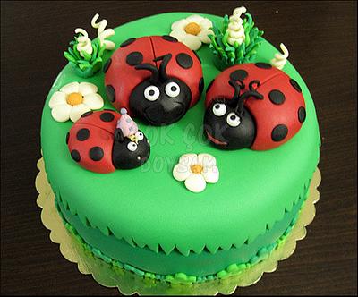 Ladybug Family - Cake by cokcokdoysam