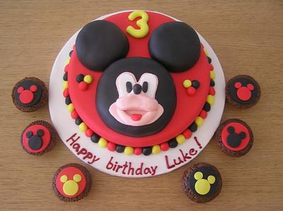 Mickey Mouse cake and cupcakes - Cake by Barbora Cakes