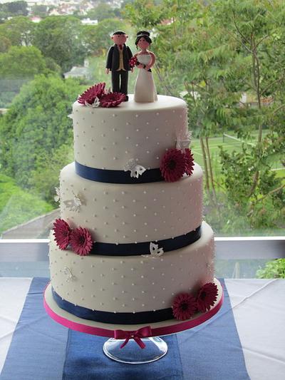 Gerbera Wedding cake - Cake by PatacakesJersey
