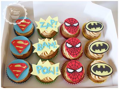 Super Hero - Cake by Planet Cakes
