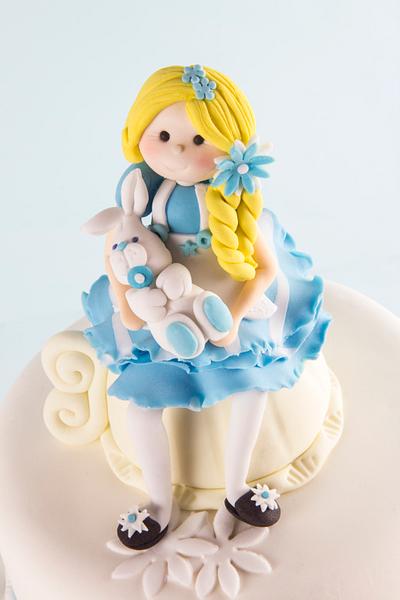 Alice and baby rabbit - Cake by Pasteles de ensueño magazine