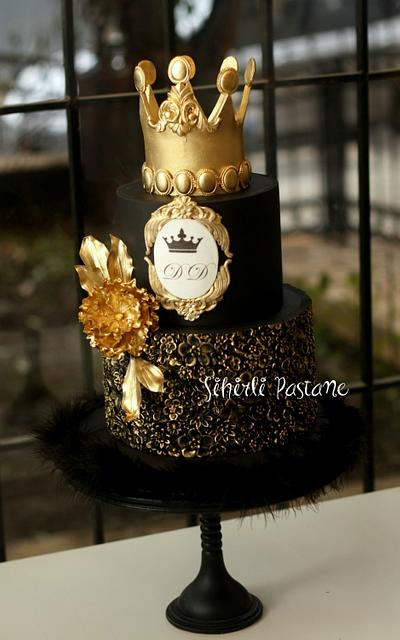 Gold Crown Cake - Cake by Sihirli Pastane
