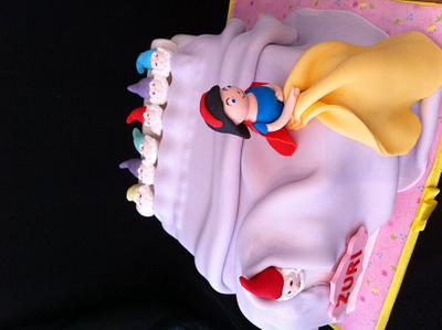 snow white cake - Cake by sasha