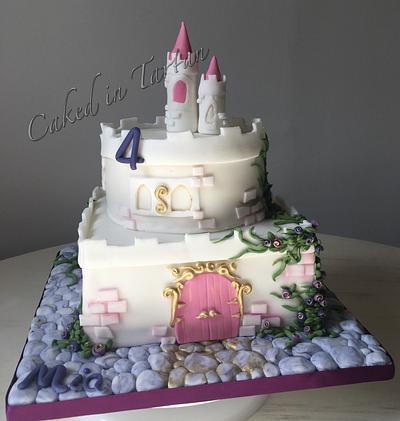 Princess castle  - Cake by Liz
