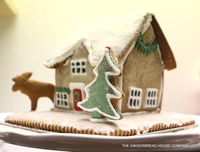 English winter gingerbread cottage - Cake by Sayitwithginger