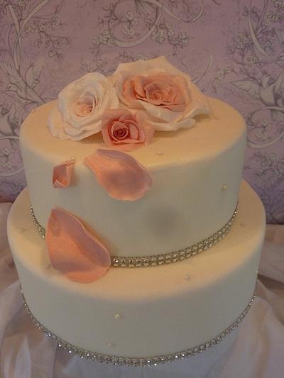 Pink and white roses - Cake by Dawn and Katherine