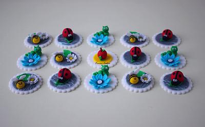 cupcake toppers for kids - Cake by Kmeci Cakes 