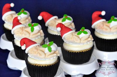 Christmas Cupcakes - Cake by Laura Templeton