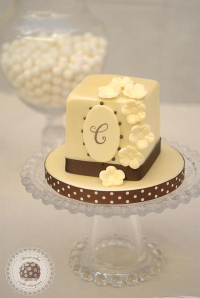 Monogram & Blooms Mini cake - Cake by Mericakes
