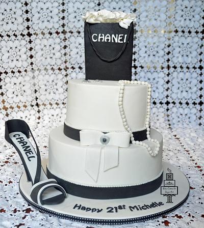 Black and white Coco Chanel cake - Cake by EllasCakesAndSugarArt