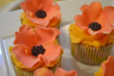Happy gumpaste flowers cupcakes  - Cake by Cakesbylala