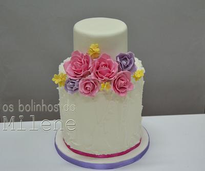 Romantic vintage roses wedding cake - Cake by Milene Habib