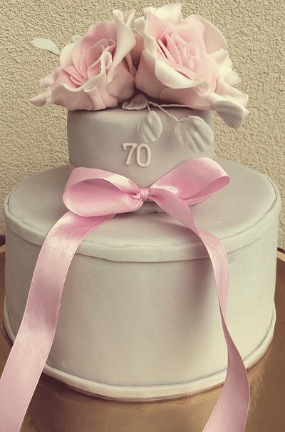 Grey and pink  - Cake by ZuzanaHabsudova