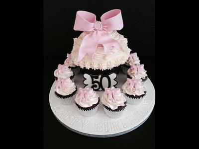 Giant cupcake - Cake by Jackie - The Cupcake Princess