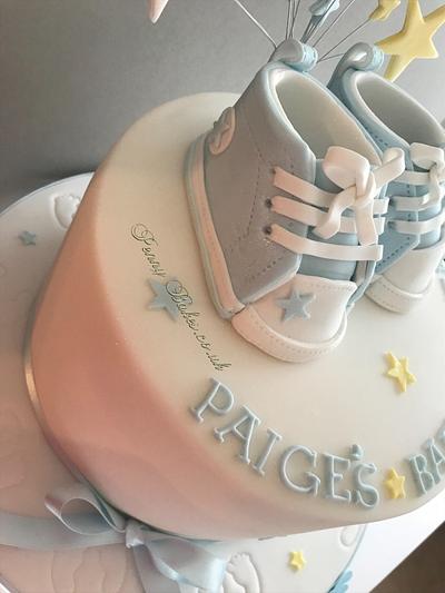 Baby converse booties - Cake by Popsue