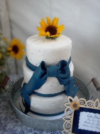 Sunflowers and appliques - Cake by Suanne