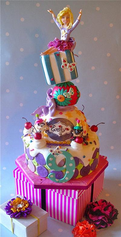 A cake for Emily - Cake by Lynette Horner