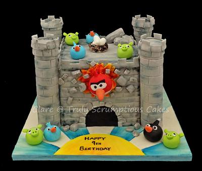 Angry Birds Castle - Cake by clarebear