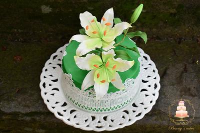 Lilies for lovely friends - Cake by Benny's cakes