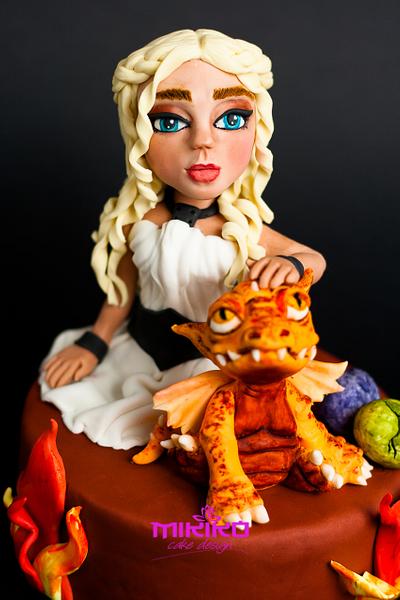Daenerys Targaryen - Games of Thrones  - Cake by Michela Mikiko 
