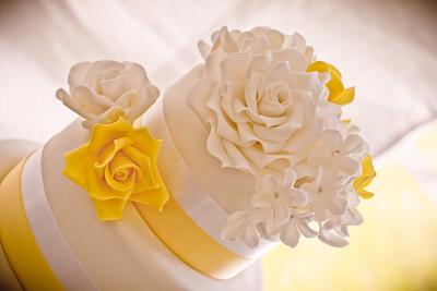 Summer Roses Wedding Cake - Cake by CalamityCakes