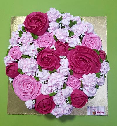 Garden of cream flowers  - Cake by Michelle's Sweet Temptation