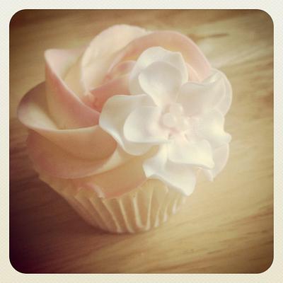 Mother's Day Cupcakes - Cake by Gill Earle