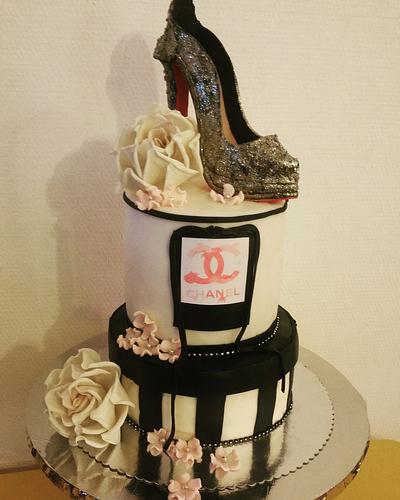 Chanel pump cake - Cake by Taarart