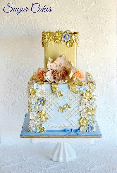 "Royal Lady in Gold" - Cake by Sugar Cakes 