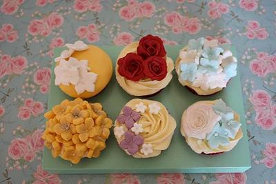 Rose Cupcakes  - Cake by Martha