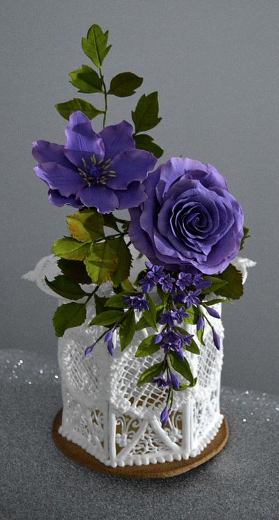 Purple flowers- CPC Purple Collab - Cake by Catalina Anghel azúcar'arte