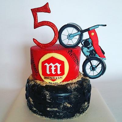 Felices 50 con Montesa - Cake by Sara Casado 