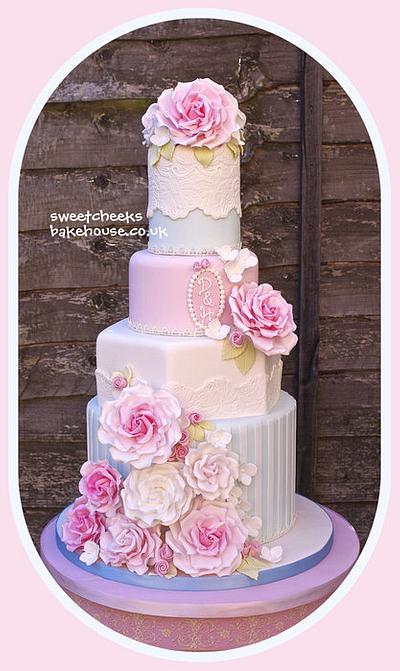 Rose stripe cake - Cake by Hayley