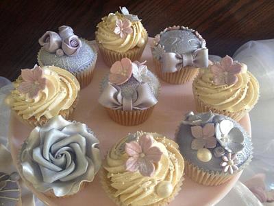 Vintage Floral Cupcakes - Cake by The Eden Cupcake Company