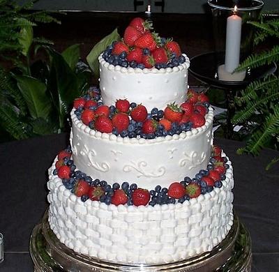 Fresh Berries Wedding Cake - Cake by BettyA
