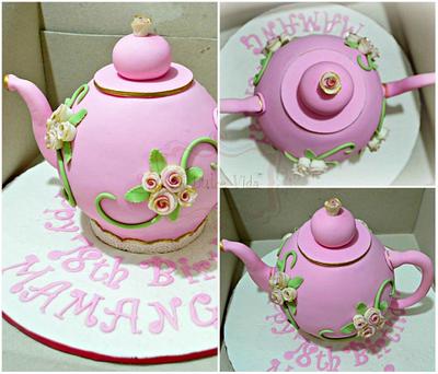 Teapot Cake - Cake by Pinklabel