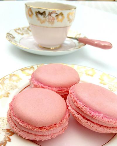 Macaron Favours - Cake by The Rosehip Bakery