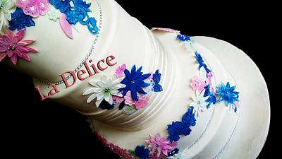 lace and flowers  - Cake by la delice 